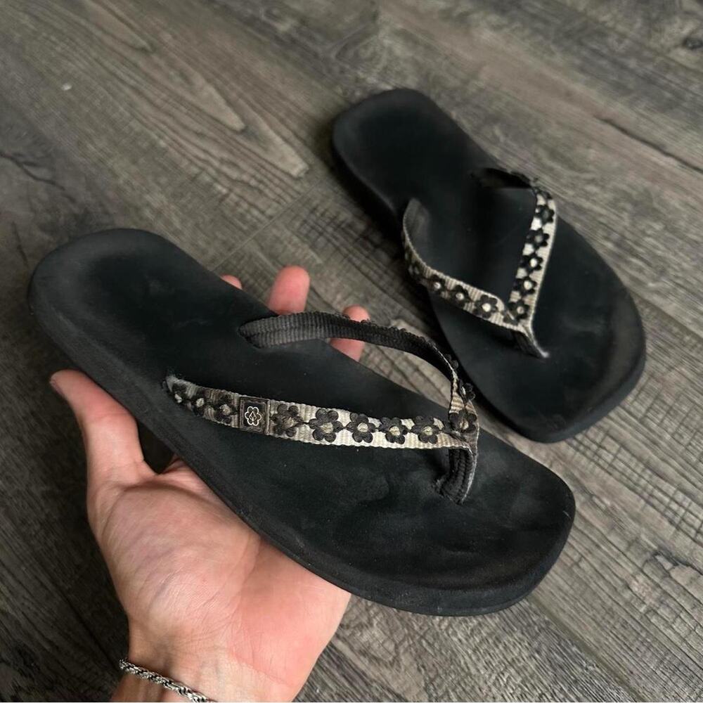 Cute Vintage Y2K Black Chunky Flower Floral Surfer Thong Flip Flops